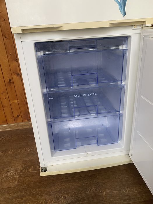 Холодильник SNAIGE в хорошому стані!