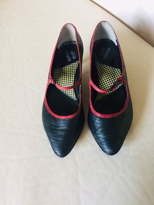 Sapatos 36 em pele ( confortáveis)