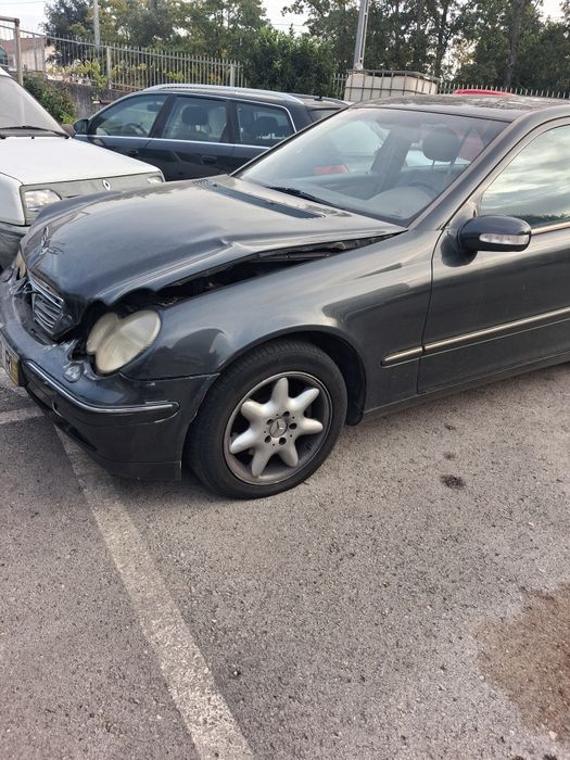 Mercedes  C270 cdi acidentado