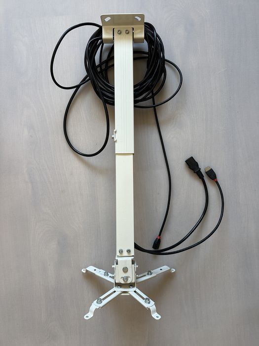 Wimius Projector with Accessories445675799902965761