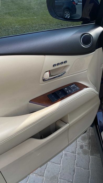 Продаю авто Lexus RX350