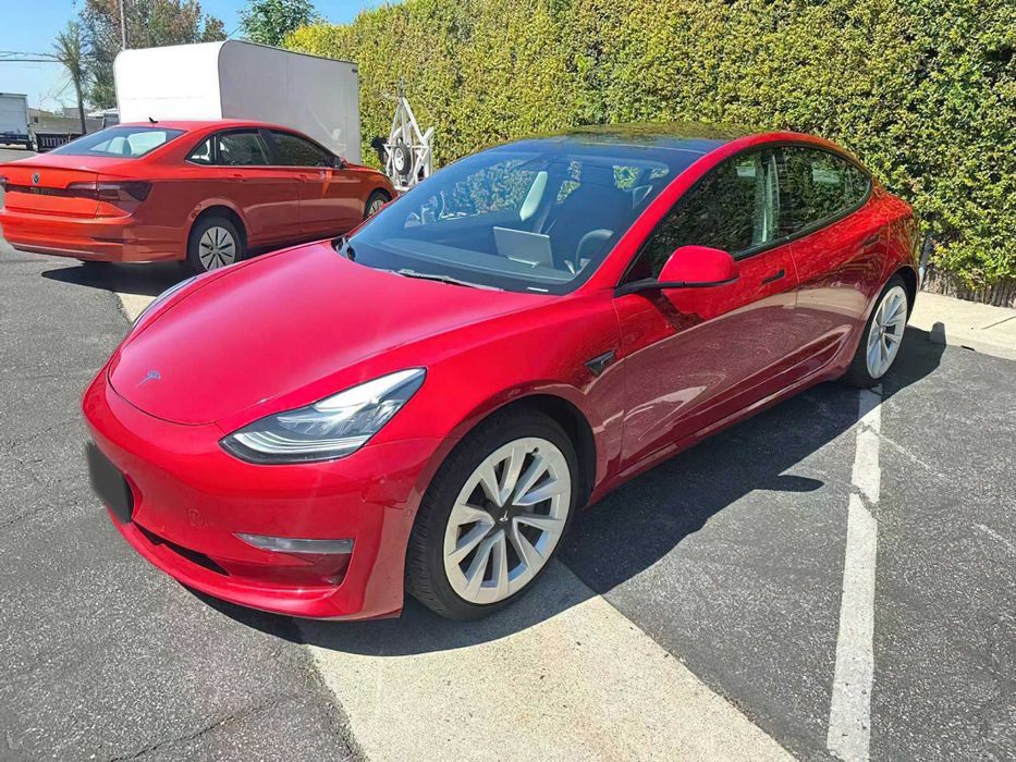 Tesla Model 3      2022