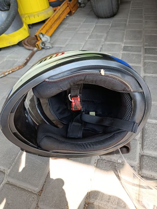 Продам мотошлем ..