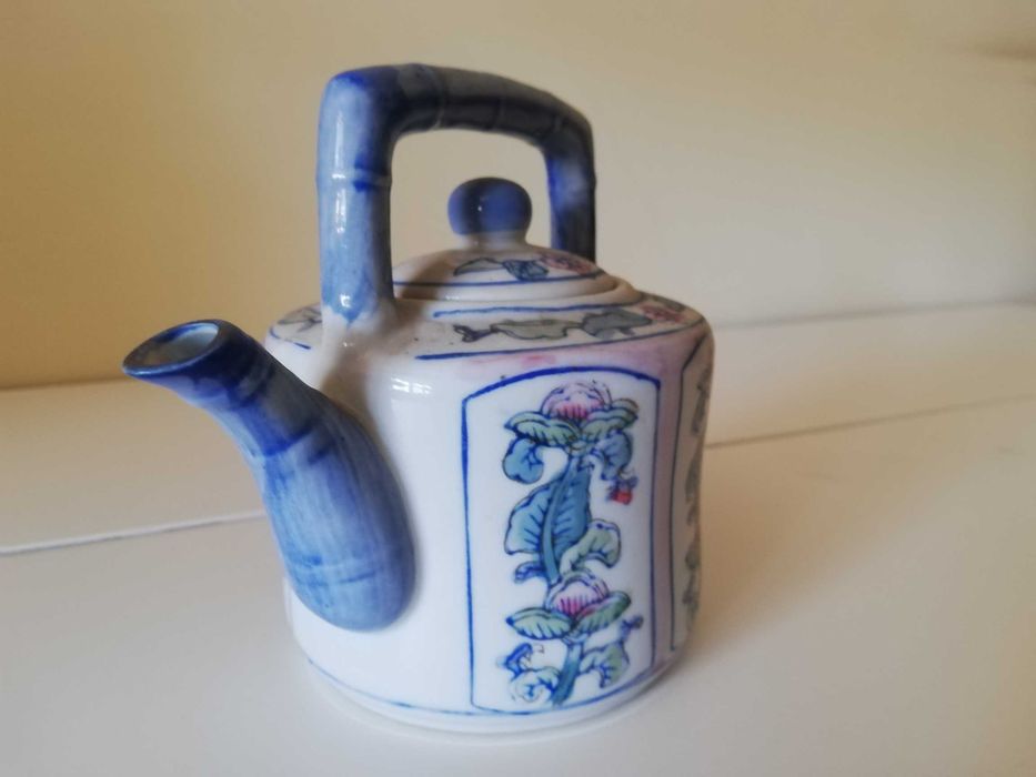 Bule de porcelana chinesa