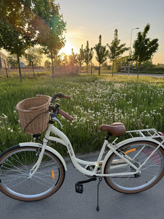 Rower damski Goetze Mood 28” beżowy z koszykiem