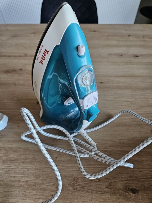 Żelazko marki Tefal