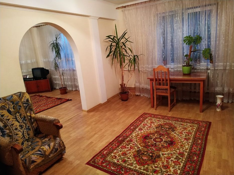 Продаж цегляного будинку.