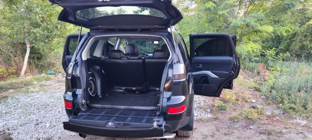 Продам Mitsubishi Outlender XL
