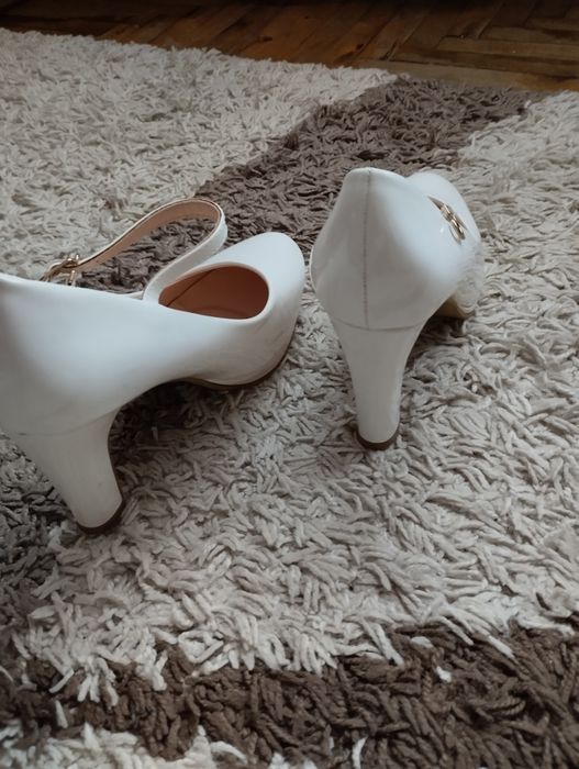 Продам весільні туфлі