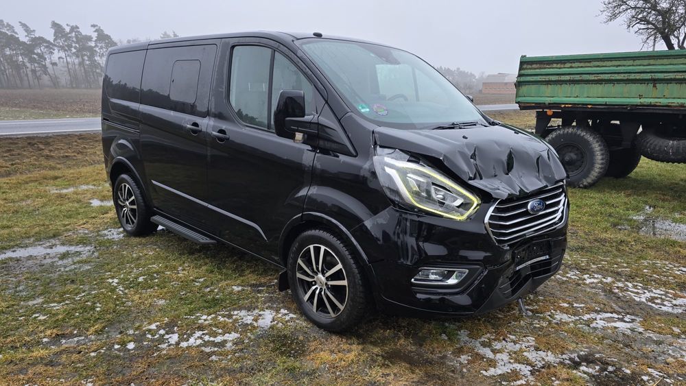 Ford Tourneo custom titanium 180km