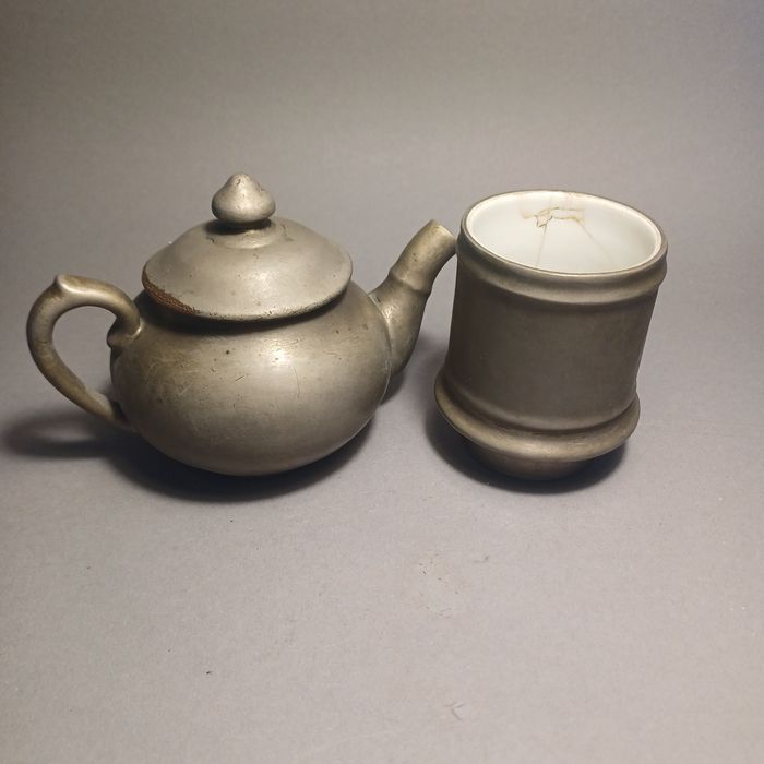 Zaparzacz imbryk przelewowy porcelanowy okuty