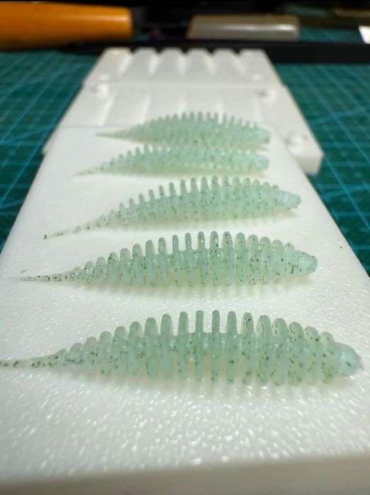 Форма для лиття сіліконових приманок