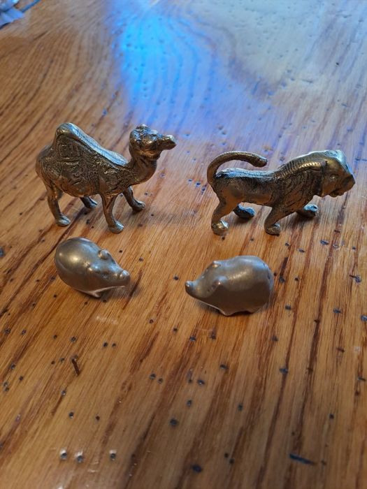 Фигурки из латуни тигр и старенькая шкатулка