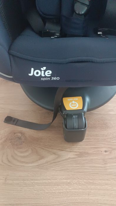 Fotelik obrotowy joie spin 360