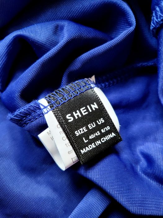 Оксамитова сукня для святкування нового року