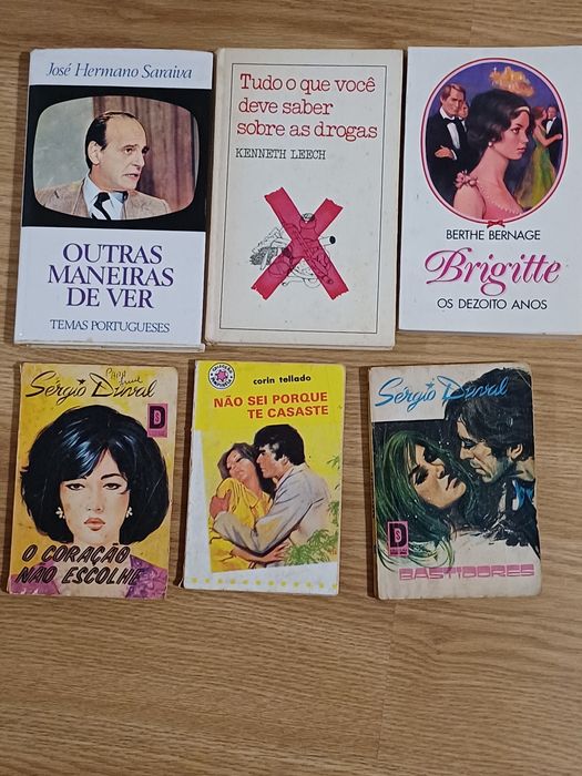 Vários livros antigos