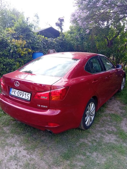 Lexus is 250/2007
