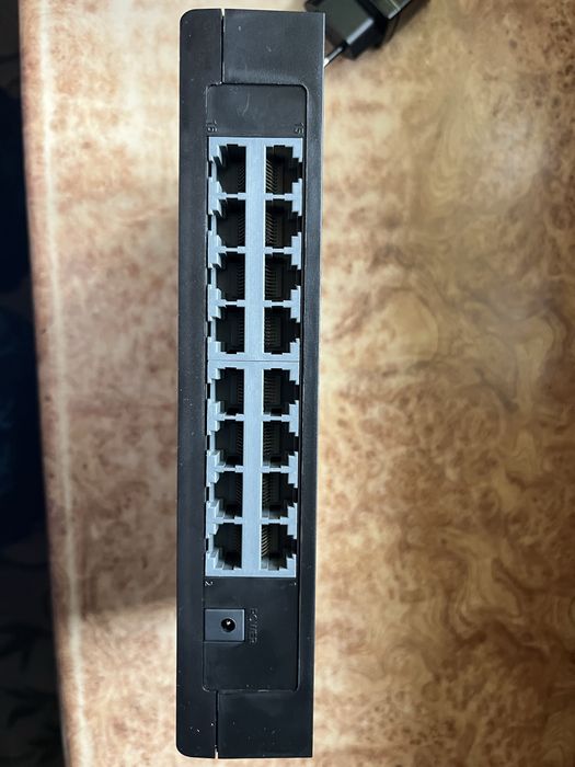 Комутатор Tp-link TL-SF1016D