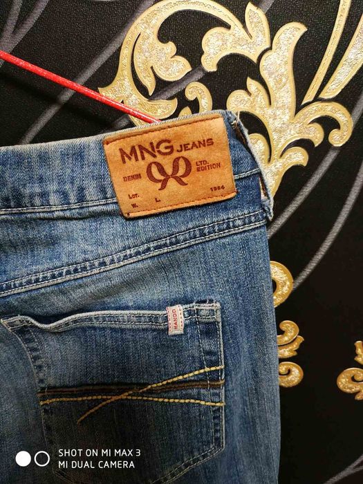 Продам джинси mango