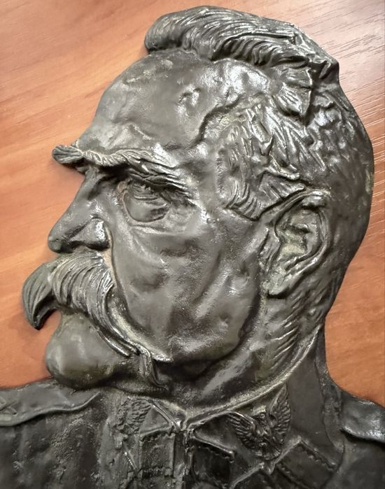 Jozef Pilsudski popiersie brąz feliks robakowski marszalek