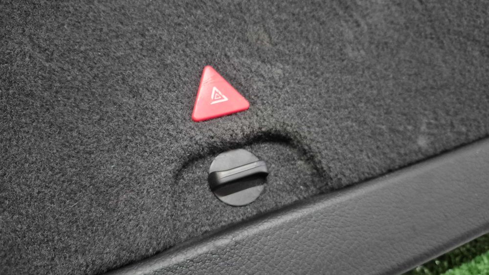 AUDI A4 B6-B7 (8E) AVANT 2000 ATÉ 2008 - Tampa da Mala Original em Excelente Estado PRETA 8E9867979C