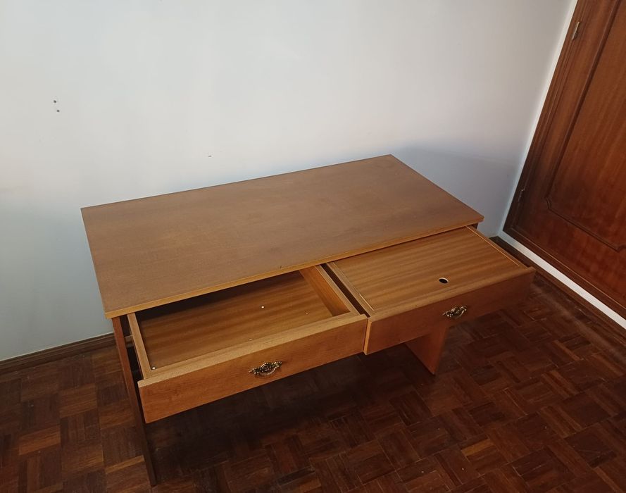 Secretária em madeira 110cm