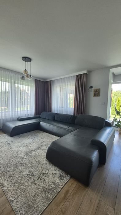 Duża skórzana kanapa w kształcie U – 400 × 240 cm