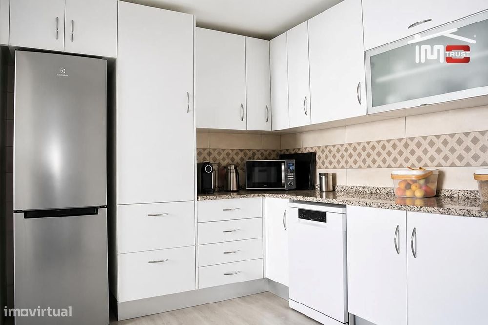 Moradia T4 Moderna com Terraços e Excelente Luz Natural  Próxima da...