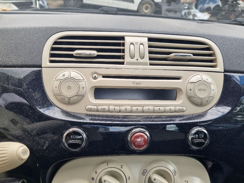 Radio fabryczne MP3  Fiat 500 2010r jasne