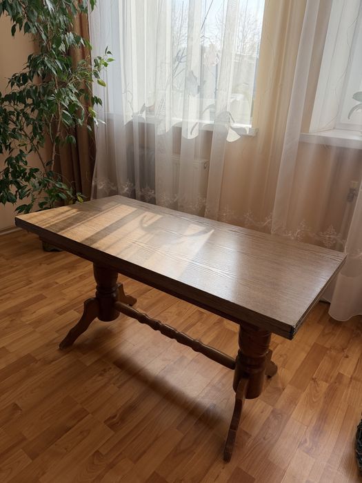 Журнальний столик