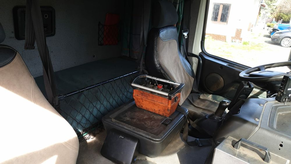 Termos do asfaltu SPRIDER Volvo FM rozścielacz