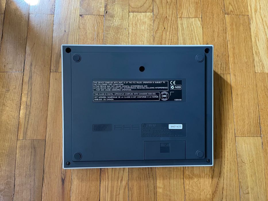 Sampler Yamaha SU200