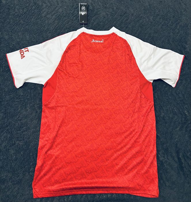 Camisola do Arsenal completamente  nova