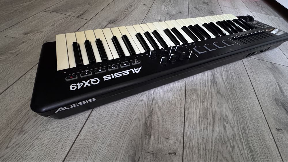 MIDI-клавиатура Alesis QX49 + топовый чехол (капсула времени / 100% рабочая)