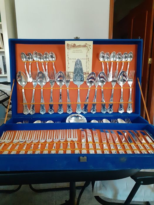 Faqueiro antigo Italiano, 76 peças