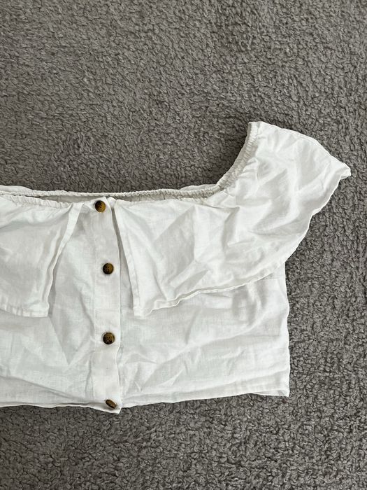 Biały crop top hiszpanka Sinsay