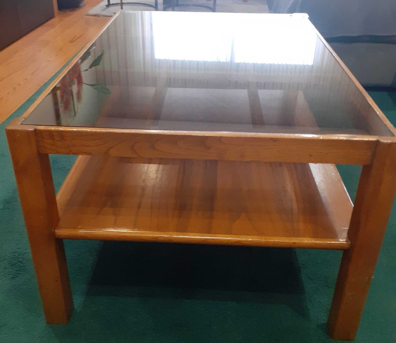 Mesa centro em madeira castanho