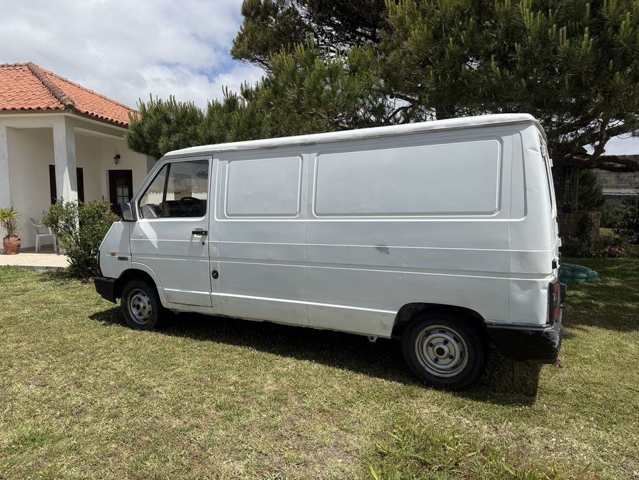 Renault trafic 2.5D (motor iveco) Longa 3 Lug