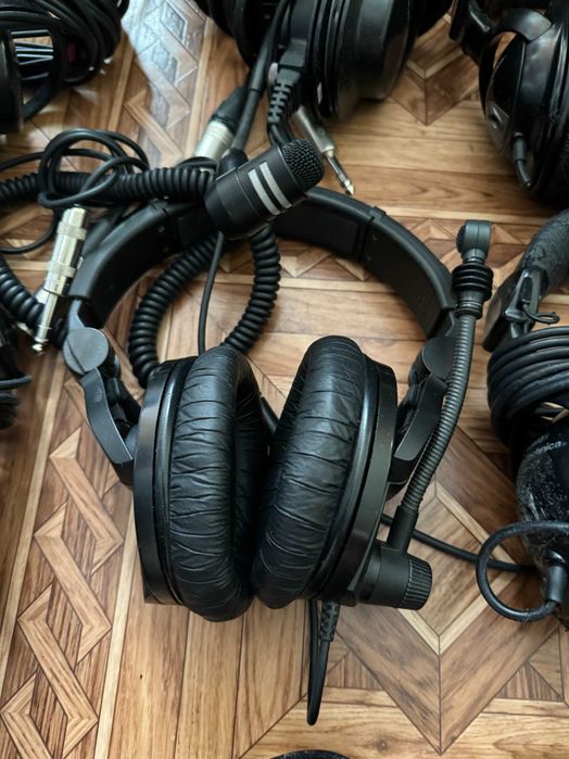 Старі студійні навушники Sennheiser sony audio-technica
