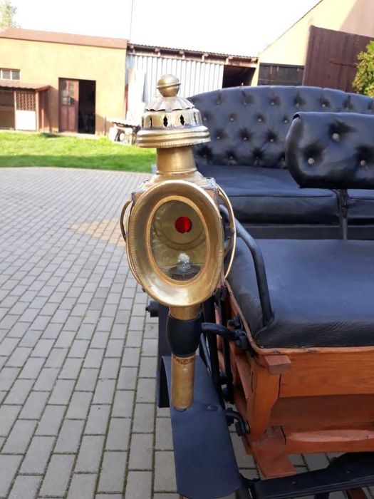 Piekna bryczka konna