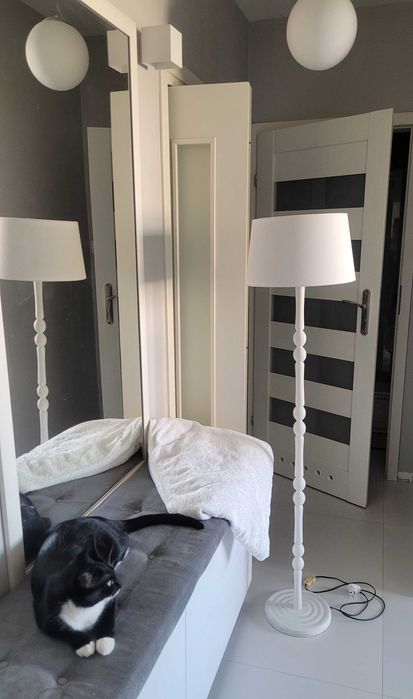 Lampa podłogowa vintage biała, stojąca prl
