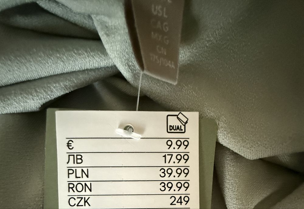 Футболка жіноча