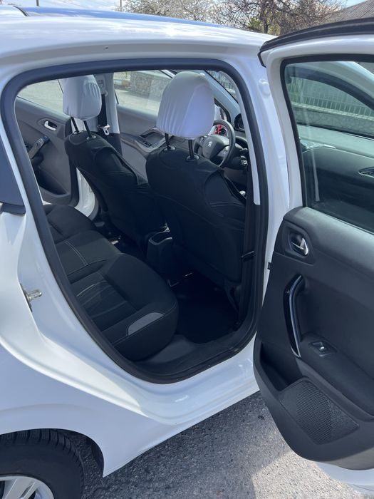 Peugeot 208 2013