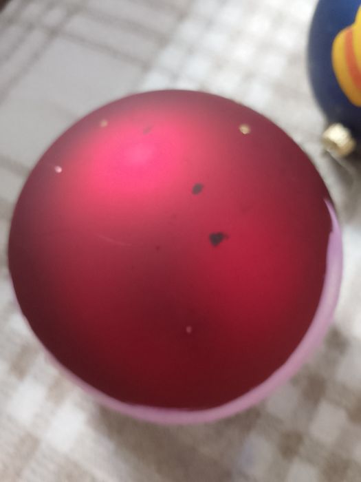 Новорічні ялинкові кулі