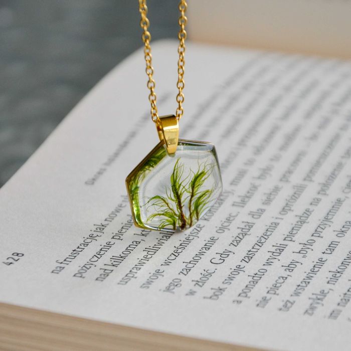 Wisiorek heksagon z mchem