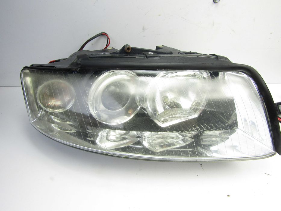 Audi A4 B6 lampa lampy przód przednie xenon prawa lewa komplet