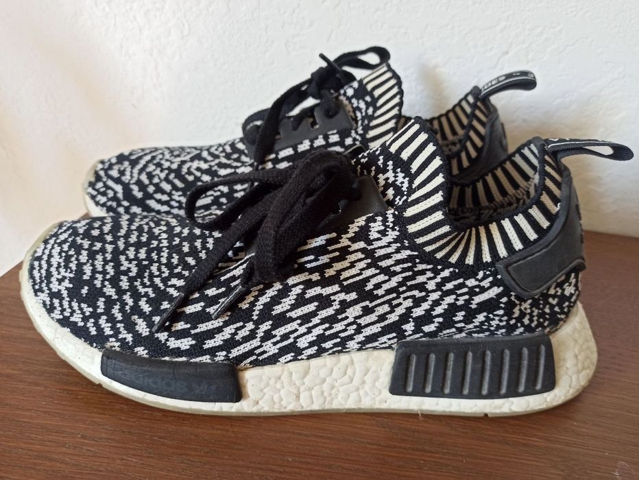 adidas NMD R1  розмір 42