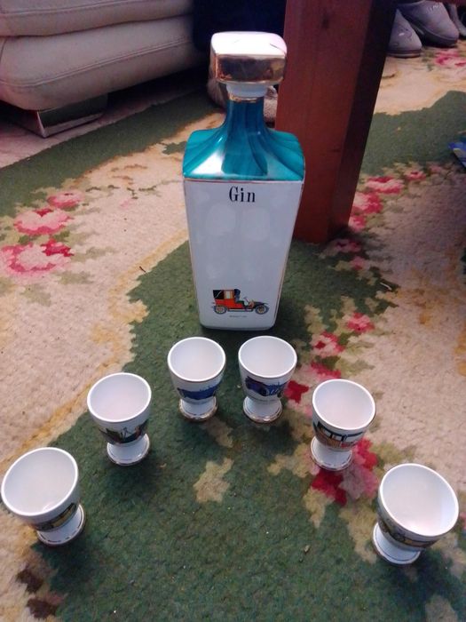 Garrafa de Gin da Fábrica Elpa de Alcobaça