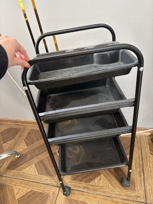 Продам 2 помічника для перукарів