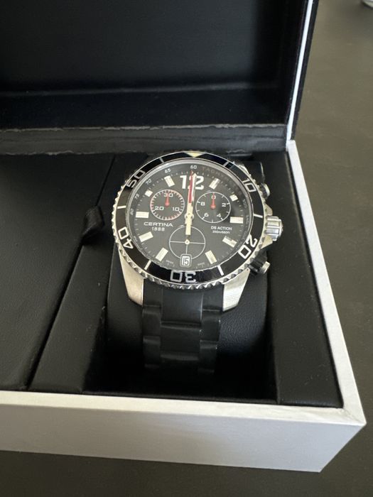 Швейцарський годинник certina